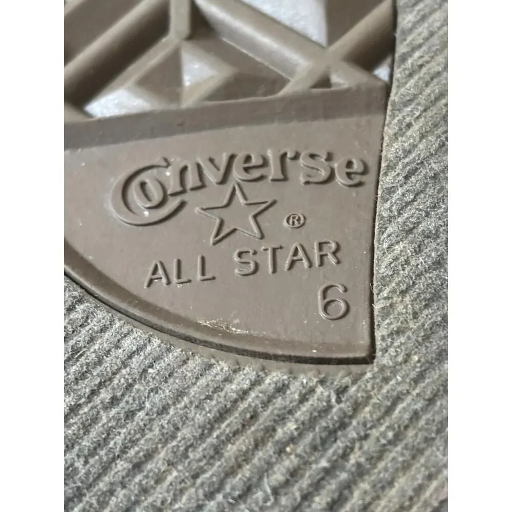 Converse Chuck Taylor All Star Sneakers Women’s Size 6 Coral Pink Low Top